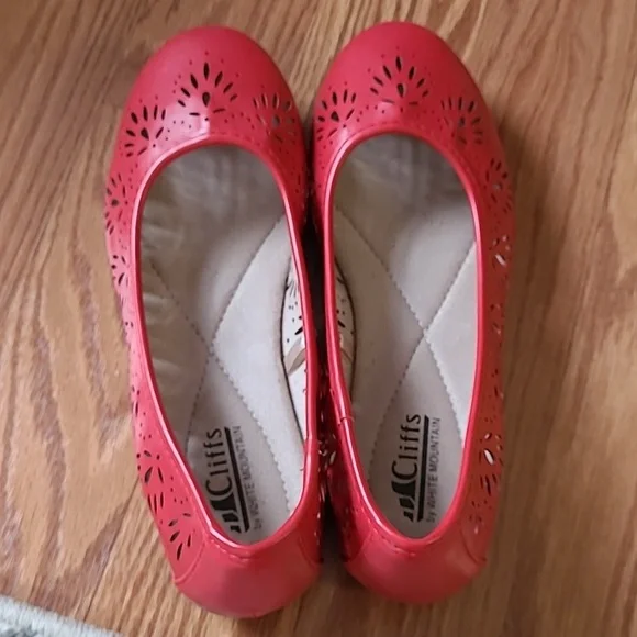 Red woman's  shoes brand new - Picture 2 of 6
